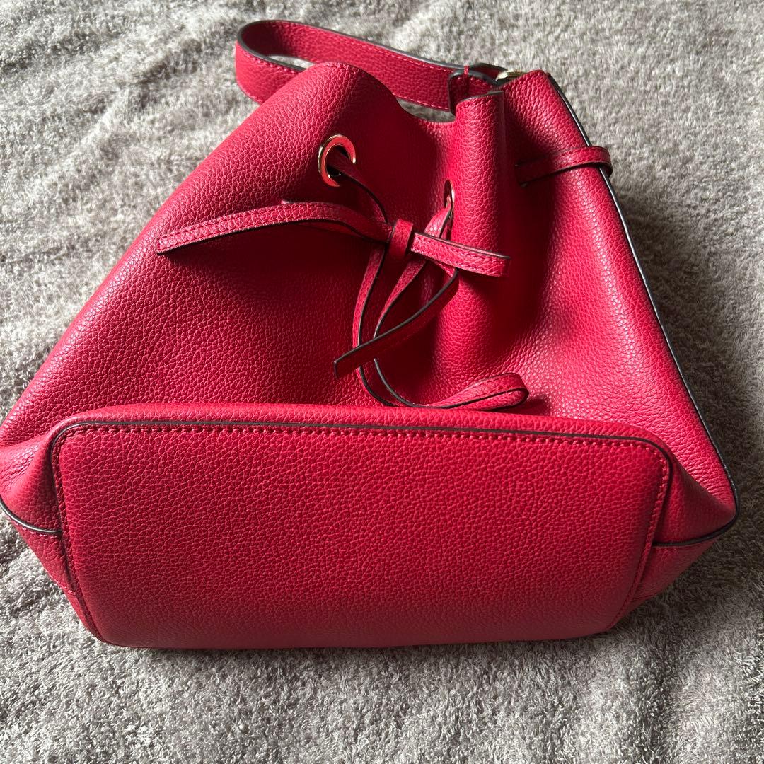 新品未使用　FURLA 大人気　巾着型バッグ コスタンザ