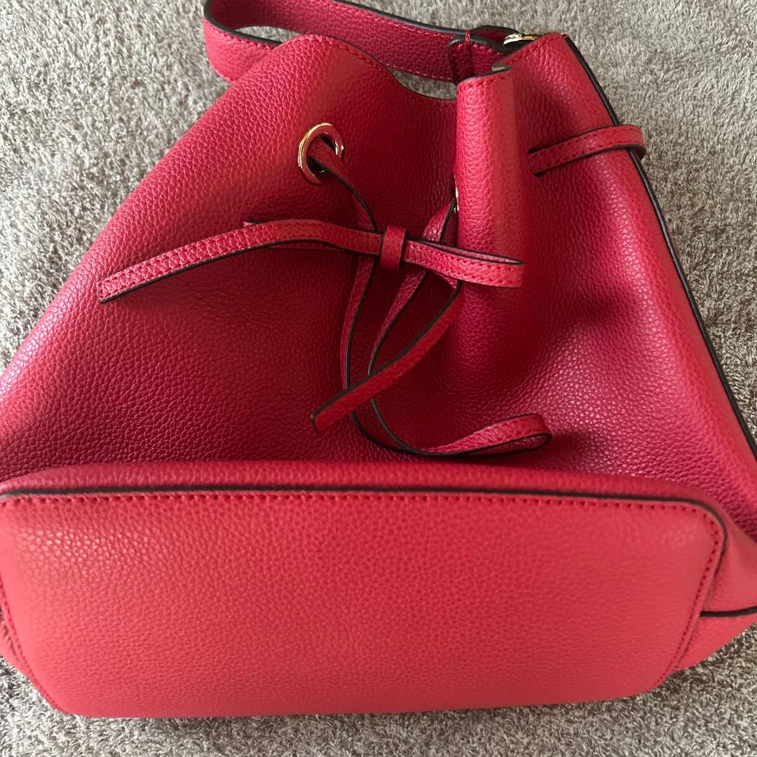 新品未使用　FURLA 大人気　巾着型バッグ コスタンザ