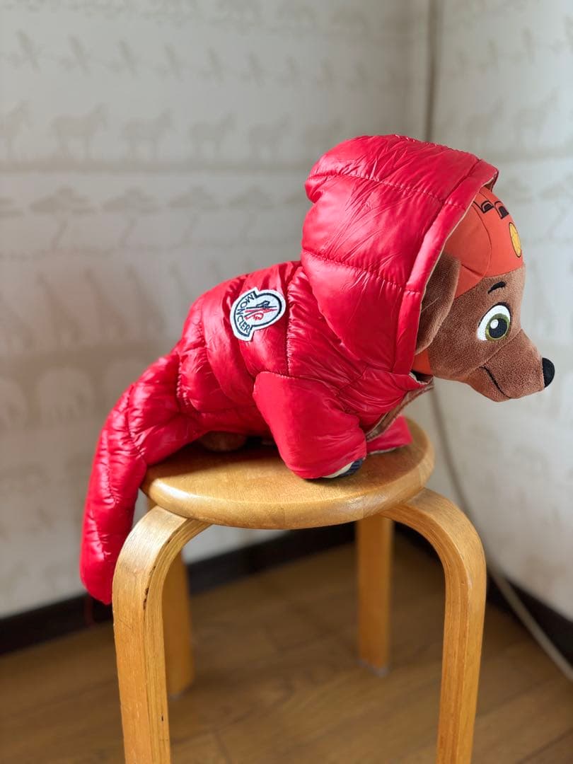 MO-NCLER 犬用ダウンジャケット　赤 MO-NCLER 犬用ダウンジャケット 赤