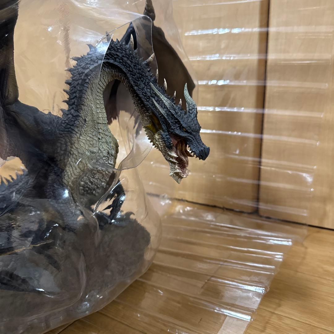 【黒龍　ミラボレアス】モンスターハンター フィギュア
