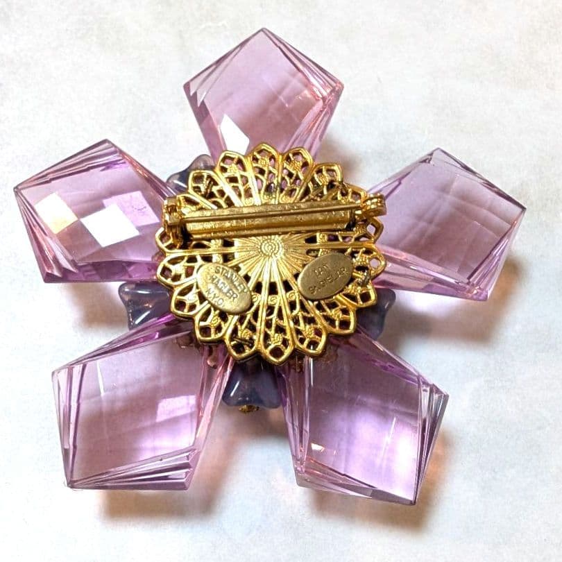 No.0335 スタンレーハグラー ピンクパープル ブローチ