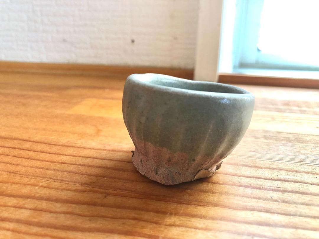 【タイ・希少・骨董品】宋胡録（スンコロク）青磁 鎬紋 杯 ぐい呑み