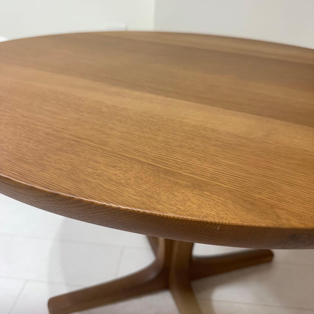 カリモク　円形ダイニングテーブル ウォールナット