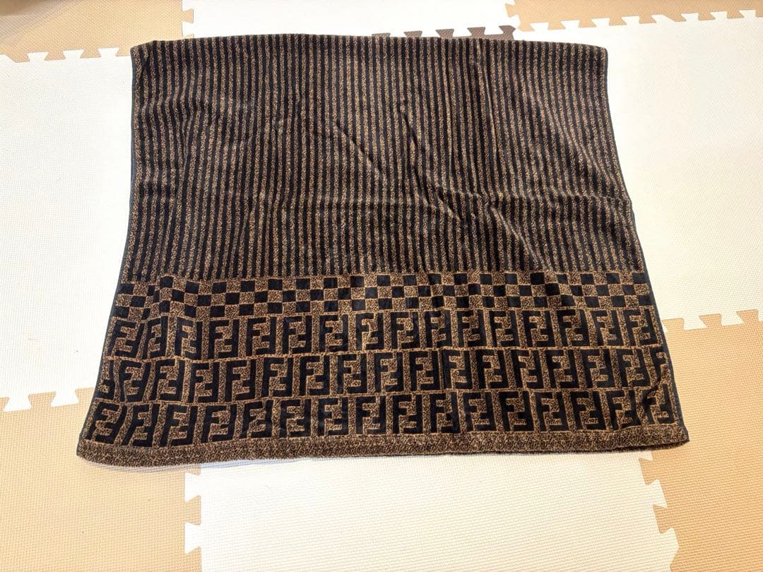 未使用 Fendi バスタオル ズッカ柄 - メルカリ