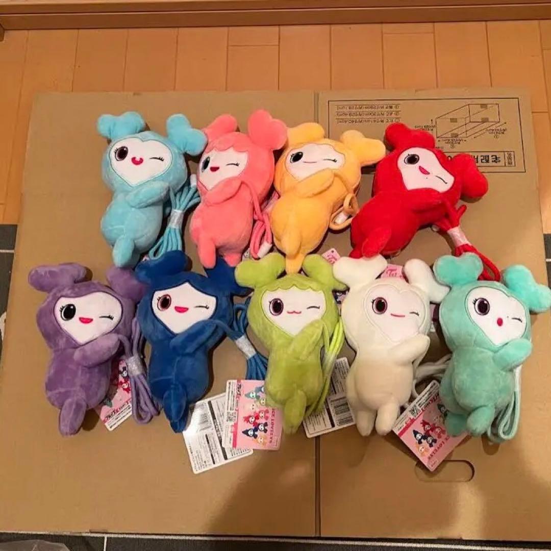 TWICE LOVELYS 抱きつきポシェット 全種セット　GIGO限定 1月上旬より発送予定》TWICE LOVELYS だきつきポシェット～GiGO限定