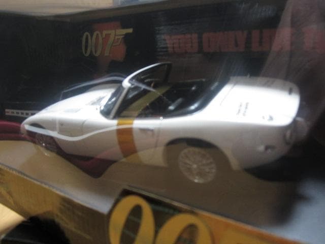 ミニカー AUTOart 007 TOYOTA2000GT Only Live Twice