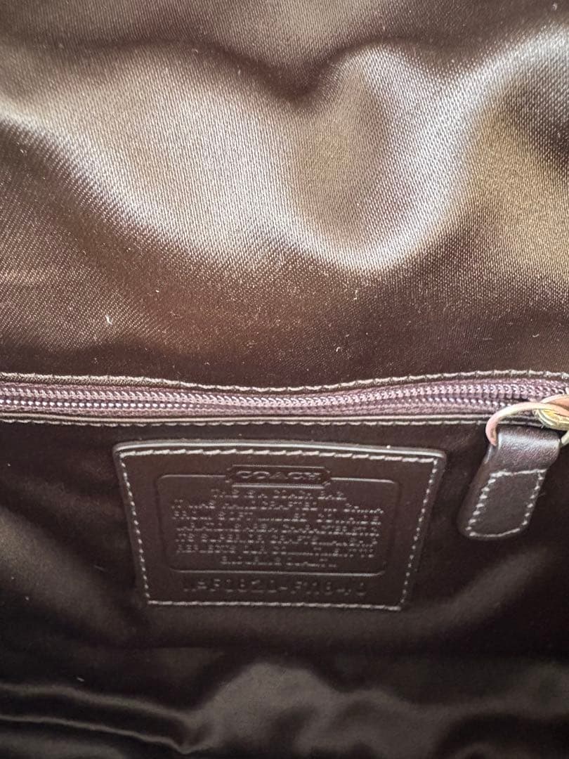 COACH バックル付きショルダーバッグ ブラウン