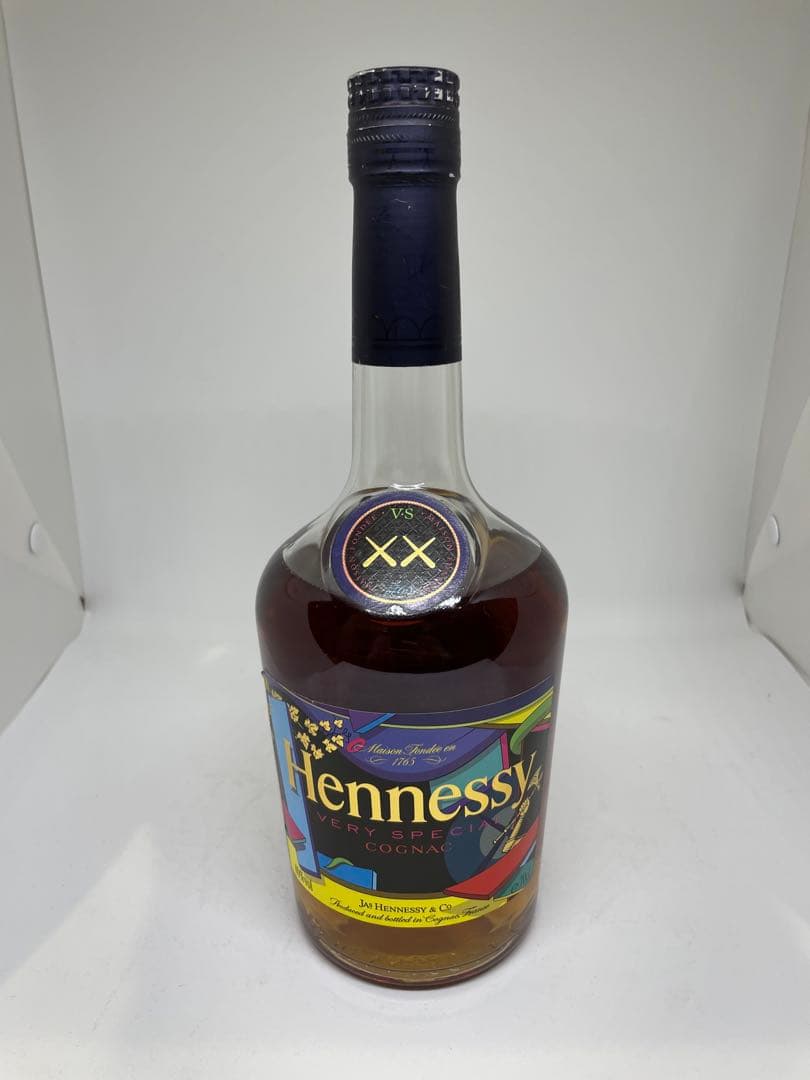 ヘネシー vs リミテッドエディション by kaws 未開封