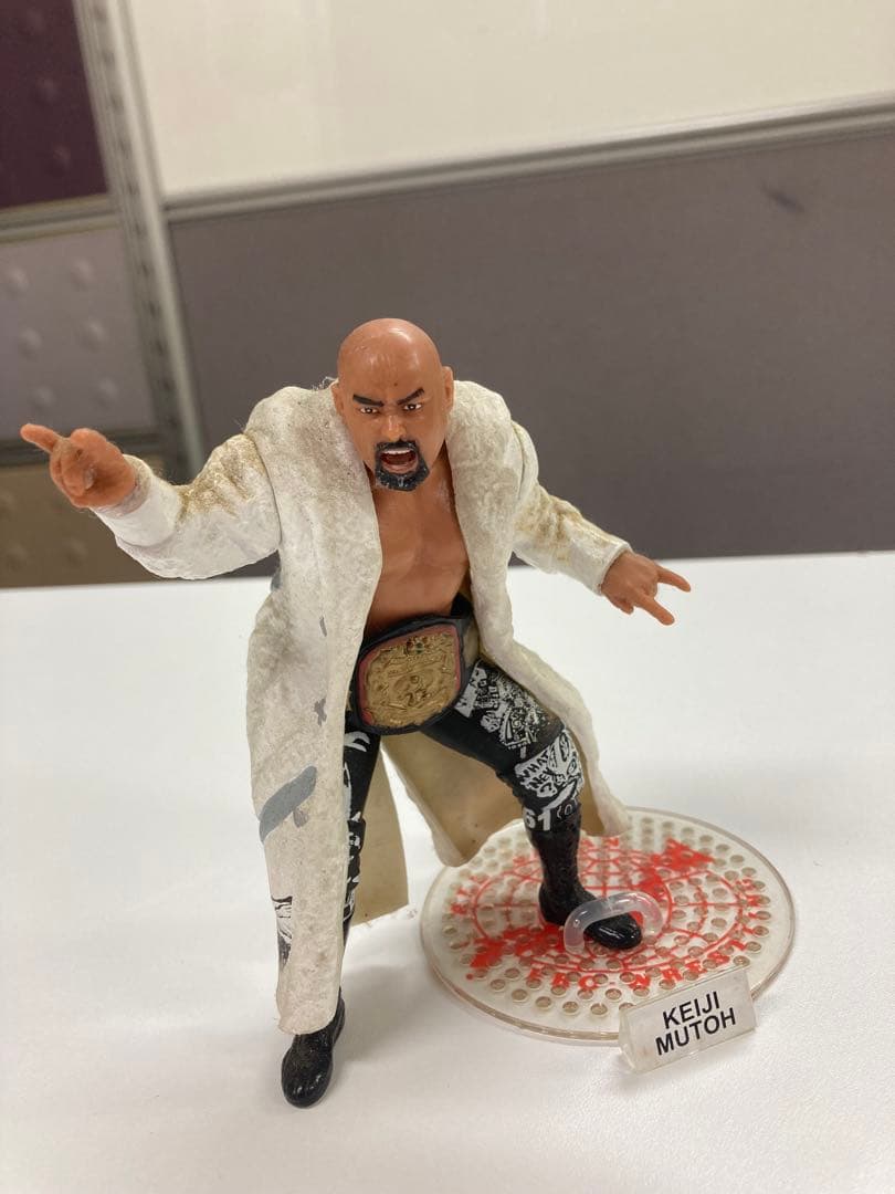 新春セール アントニオ猪木フィギア&貯金箱 (おまけKEIJI MUTOH))