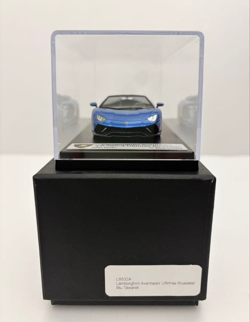 ルックスマート 1/43 ランボルギーニ アヴェンタドール ウルティメ