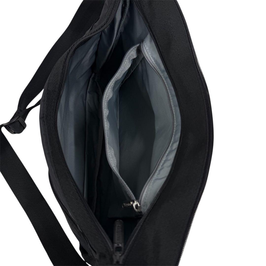 【美品】LeSportsac レスポートサック ショルダーバッグ ブラック