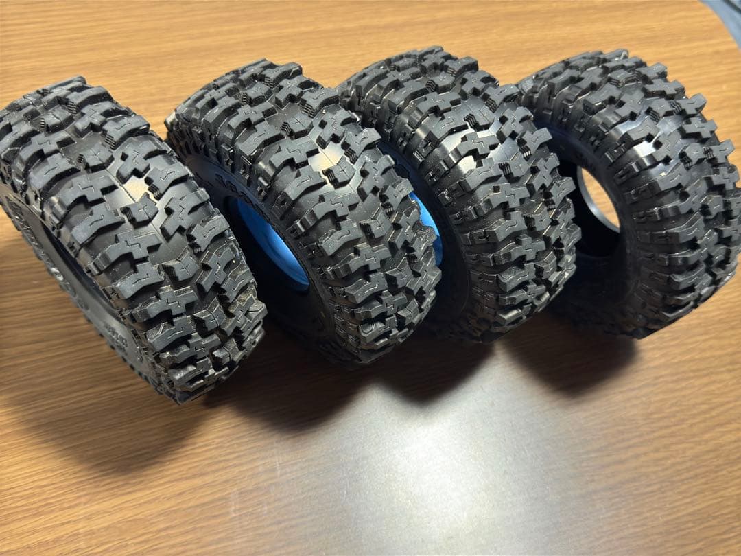 Axial SCX10 JCONCEPTS Tusk 2.2タイヤ