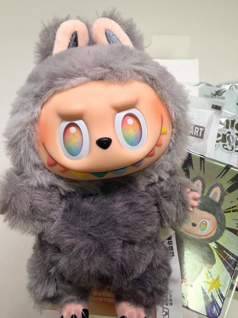 POP MART THE MONSTERS シークレット　ID