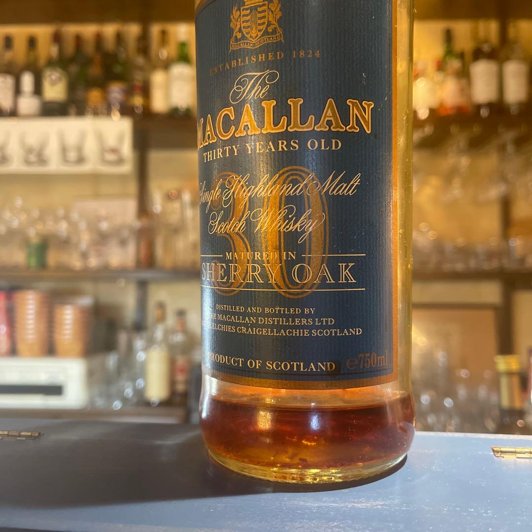 幻の超希少品】ザ・マッカラン30年 ブルーラベル 空瓶 木箱付