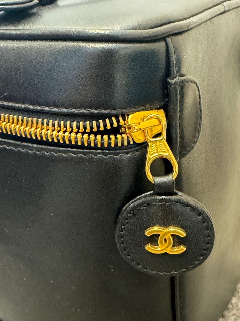 CHANEL バニティバッグ 化粧ポーチ ブラック ラムスキン 縦型