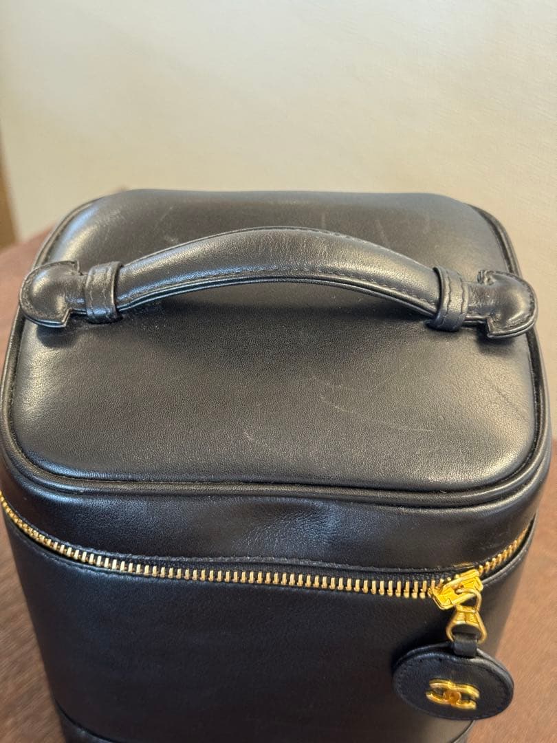 CHANEL バニティバッグ 化粧ポーチ ブラック ラムスキン 縦型