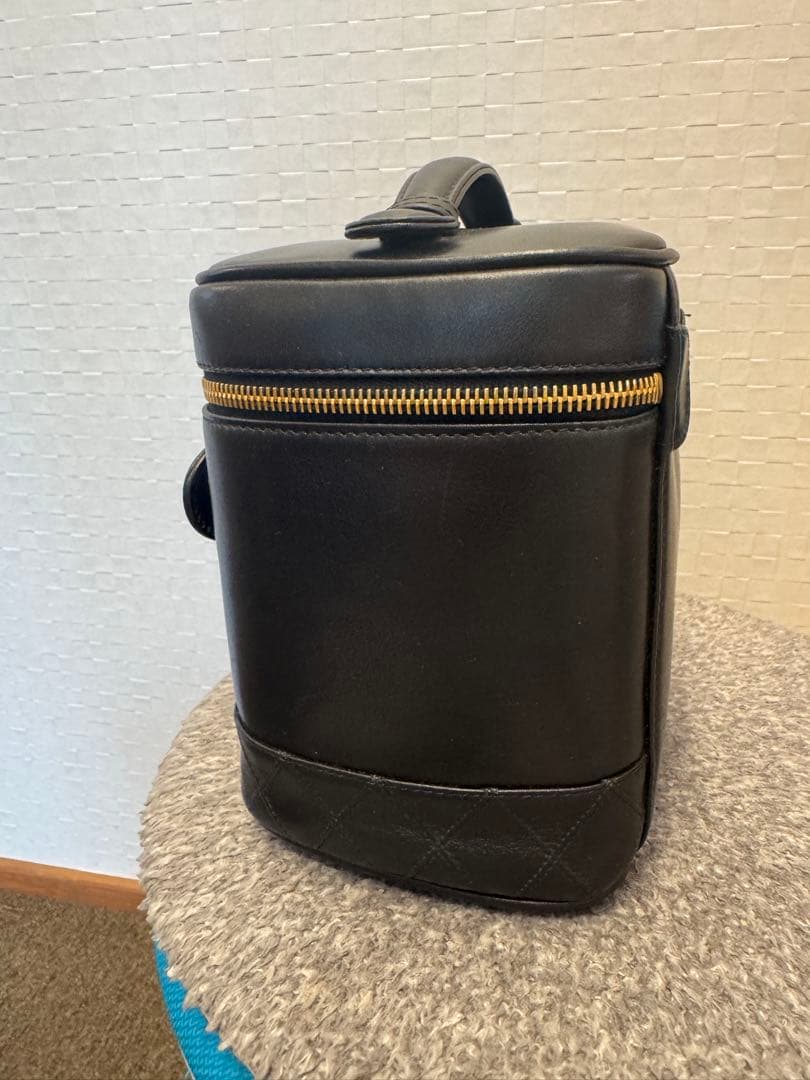 CHANEL バニティバッグ 化粧ポーチ ブラック ラムスキン 縦型