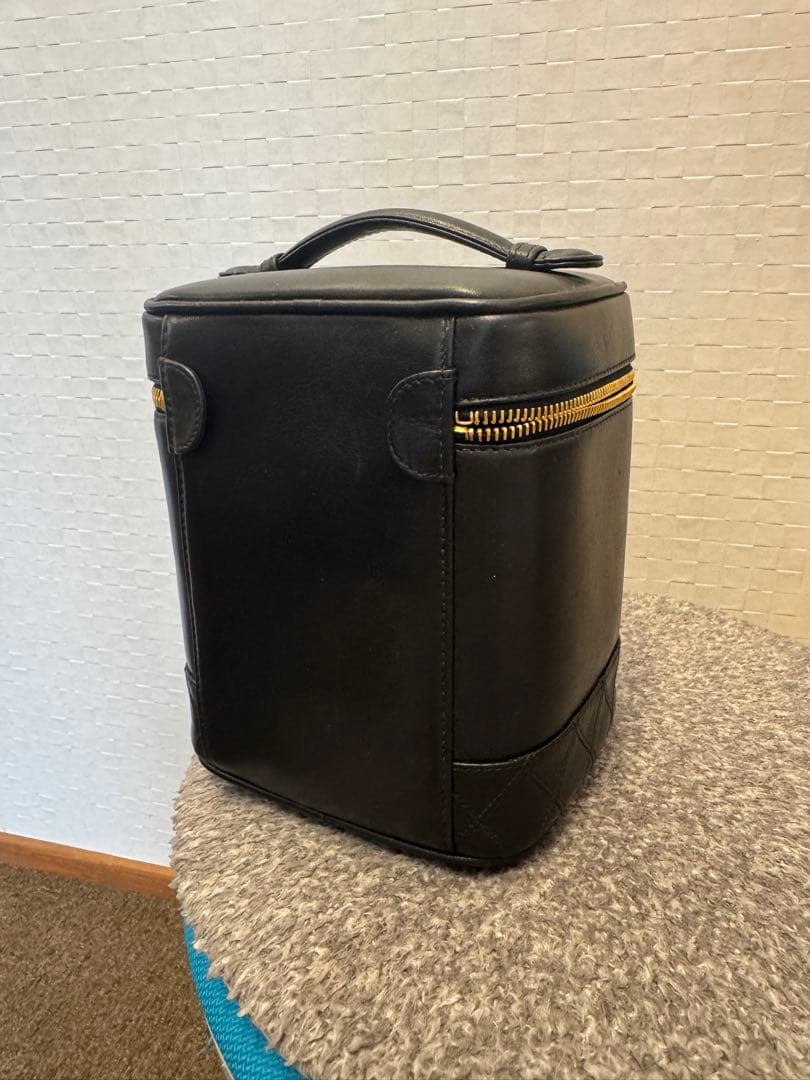 CHANEL バニティバッグ 化粧ポーチ ブラック ラムスキン 縦型