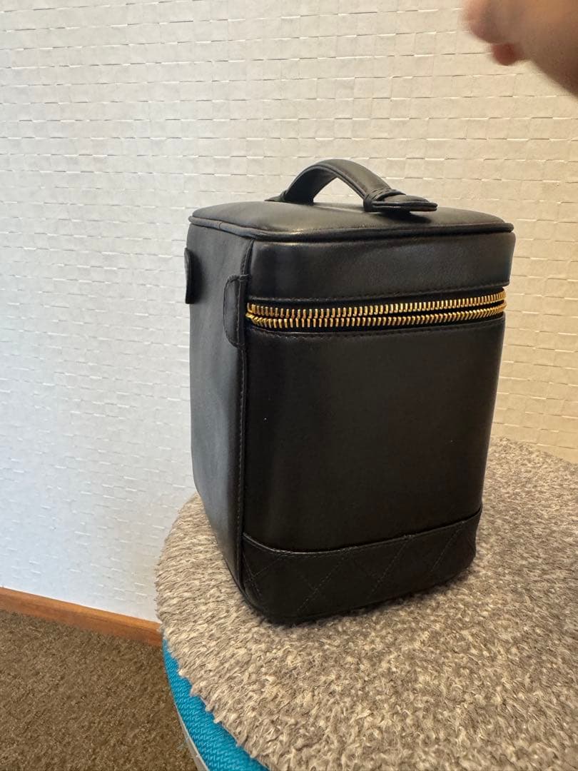 CHANEL バニティバッグ 化粧ポーチ ブラック ラムスキン 縦型