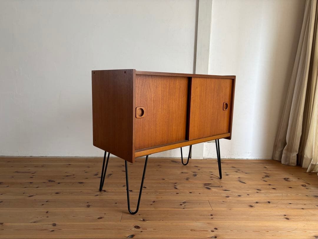 北欧ヴィンテージ　チーク　デンマーク　サイドボード デンマーク 北欧ヴィンテージ チークサイドボード リビングボード 北欧