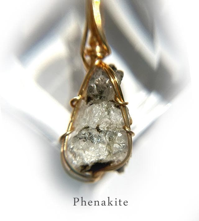 高波動 フェナカイト ペンダントトップ高品質◇ロシア産証明書付き＊