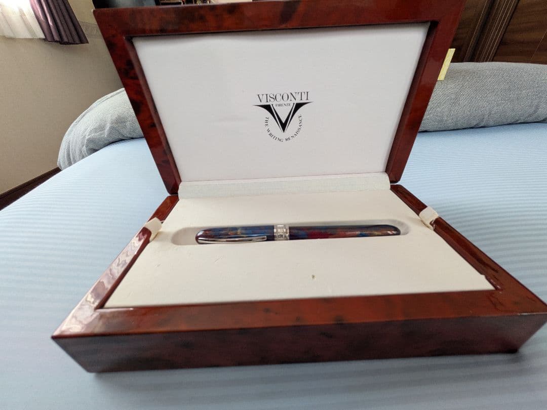 Visconti万年筆ヴァンゴッホVangogh.青赤マーブル模様14K白金