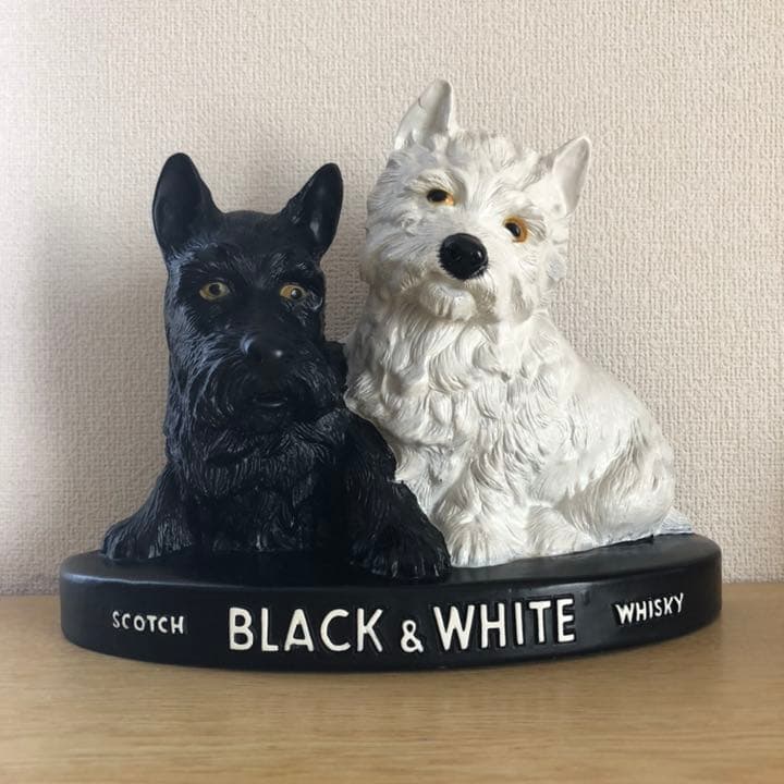 BLACK&WHITE 置物 ビンテージ レトロ 犬 スコッチ ウイスキー - メルカリ