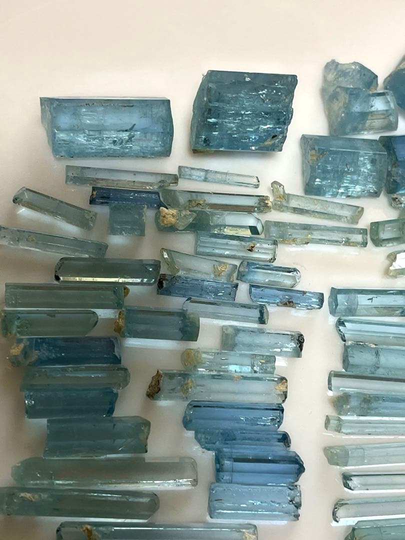 天然アクアマリン原石ロット - 結晶美と透明感 203.25ct ベトナム産