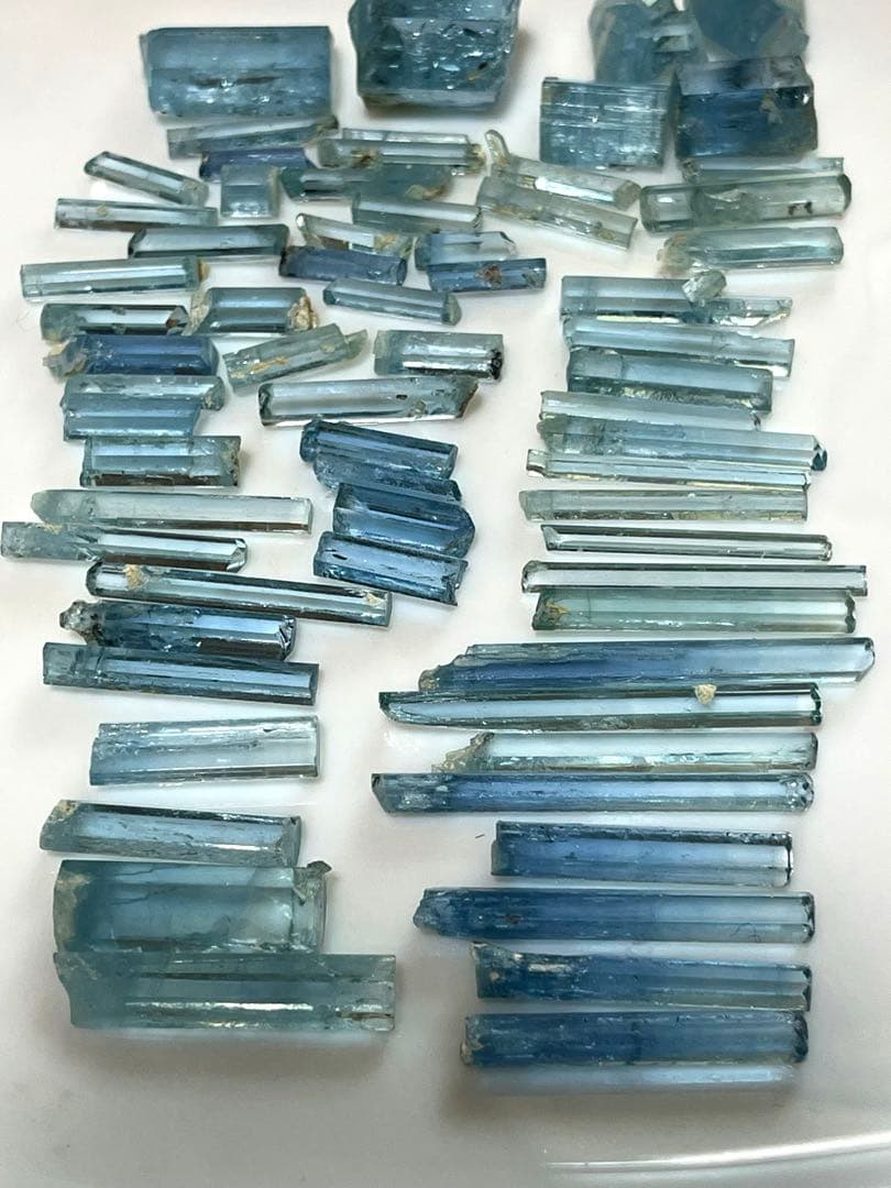 天然アクアマリン原石ロット - 結晶美と透明感 203.25ct ベトナム産