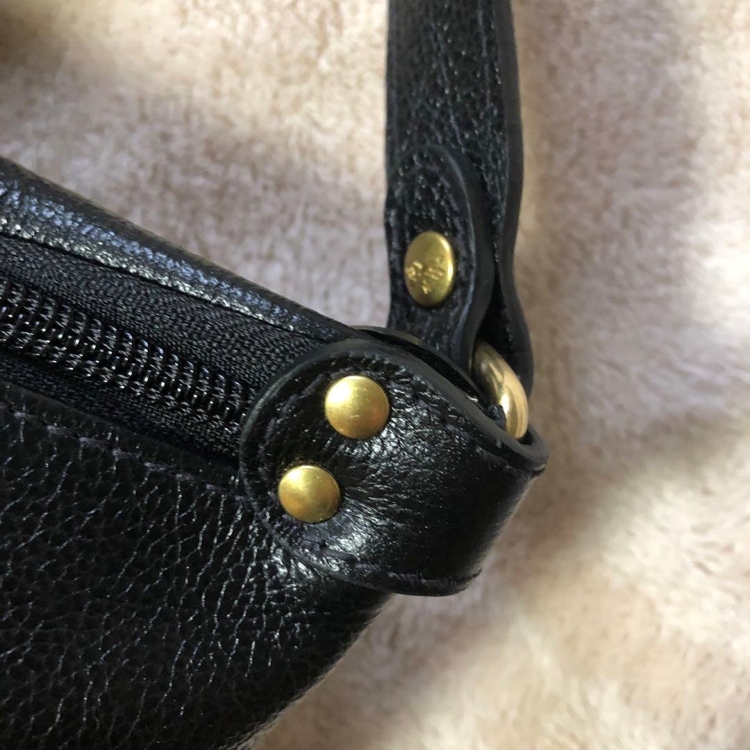 くろ　未使用♡ イルビゾンテ　クロスボディバッグ　ブラック　オールレザー