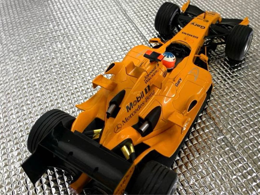 【ミニチャンプス　マクラーレン　メルセデス　MP4-20 2005年1/18】