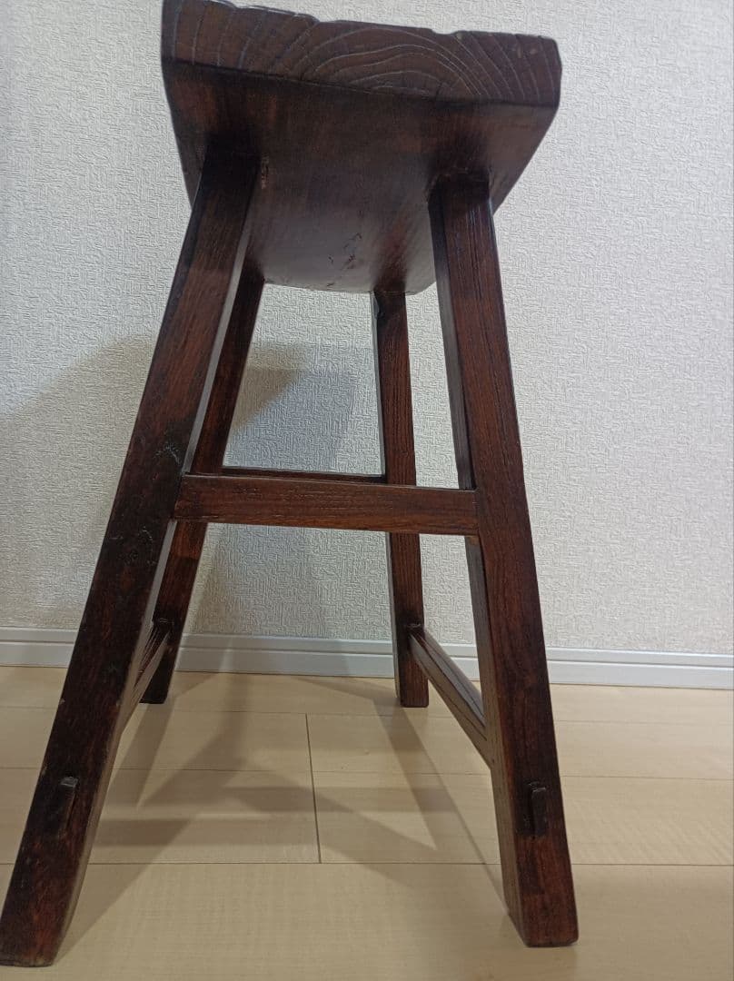 ②アンティーク　木製スツール 曲線的な座面 ダークブラウン