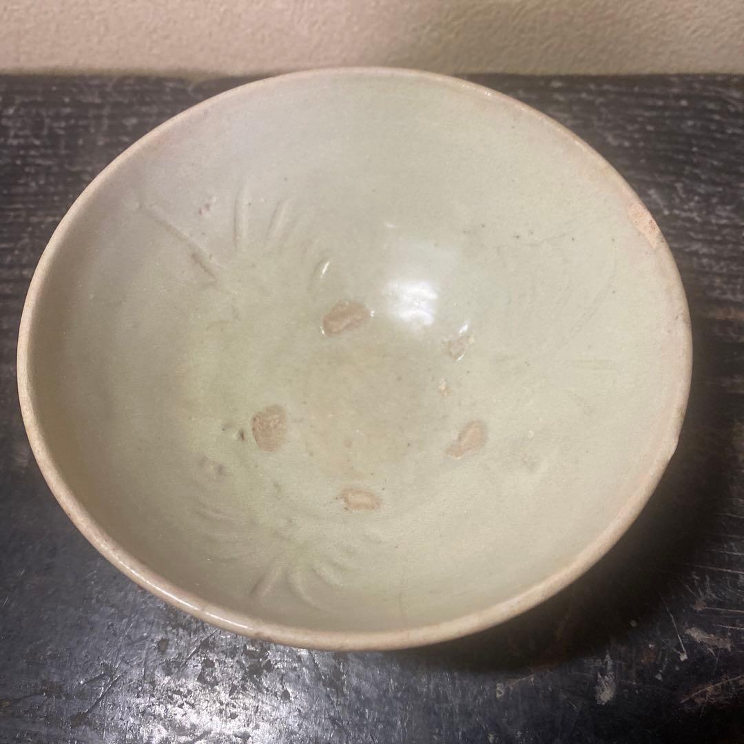 中国古玩　陰刻草花文抹茶茶碗【桐箱付】13.5cm6.5cm