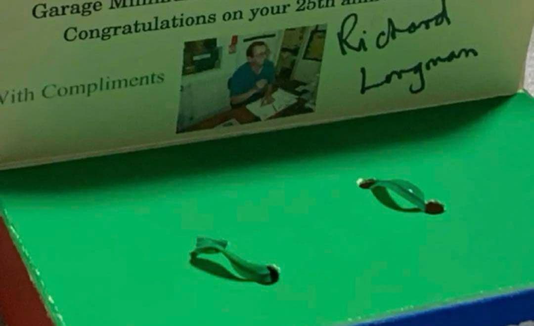 サイン入り トミカ ミニクーパー トラフィック クラブマン