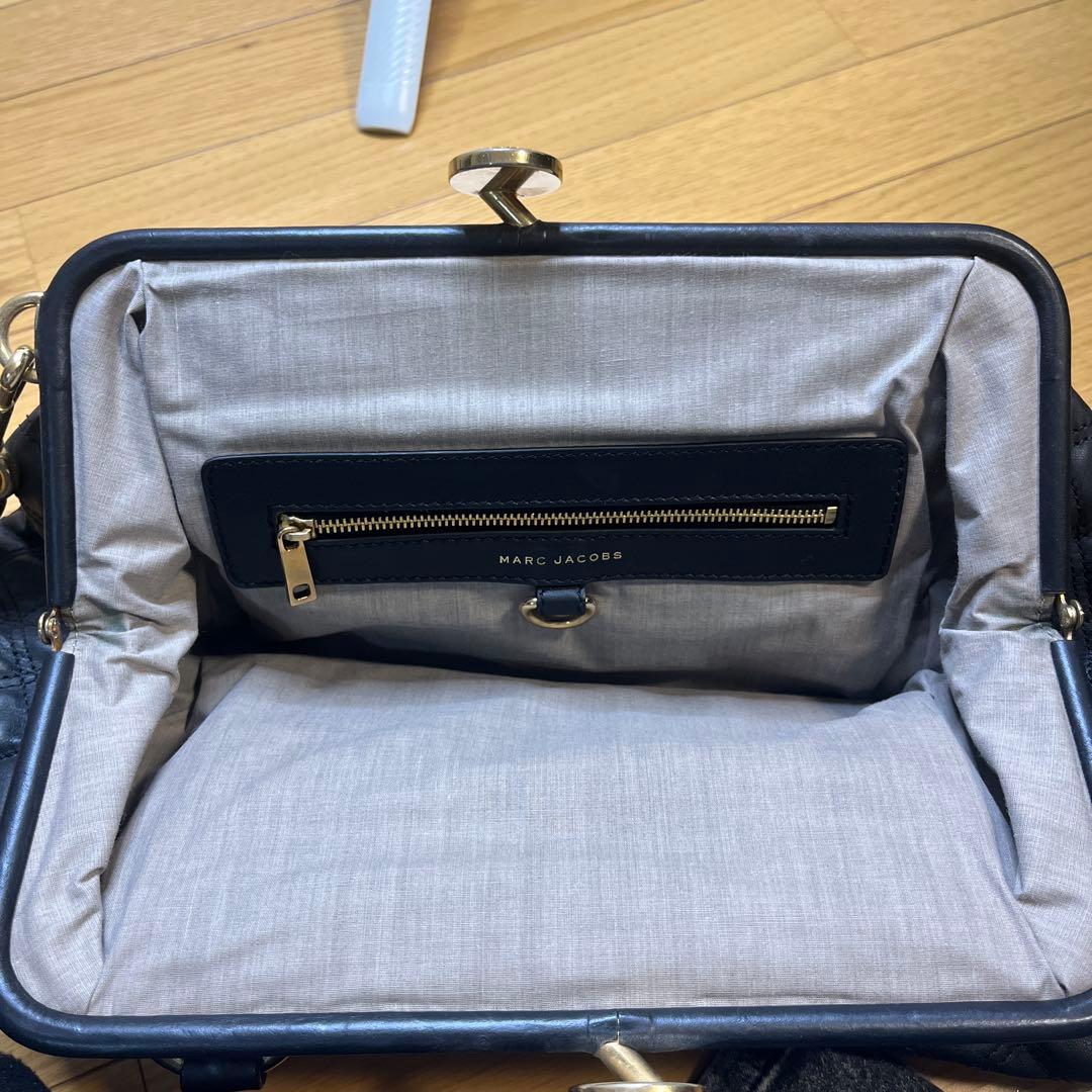 MARC JACOBS ブラック ハンドバッグ
