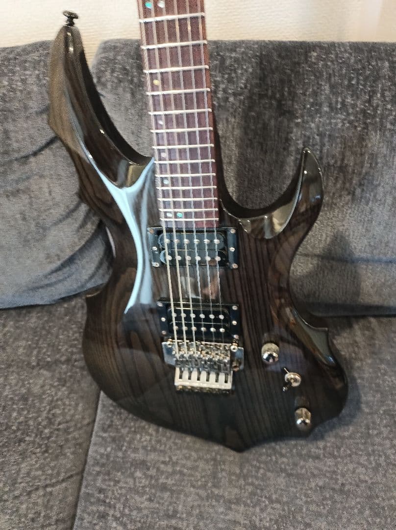 GrassRoots G-FR-62GT フォレスト フロイドローズエレキギター