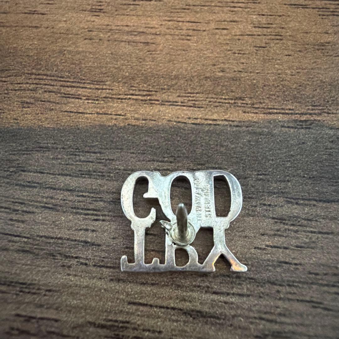 ティファニー　トライゴッド　ピン