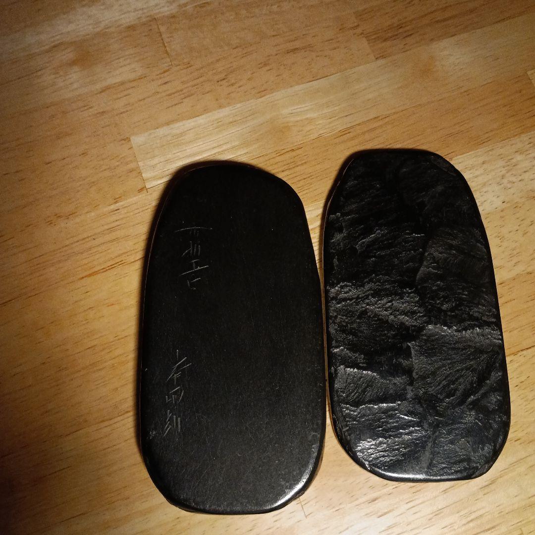 書道セット・雨畑硯(蓋付き)、南部鉄の水差し、筆、墨、文鎮入りです。