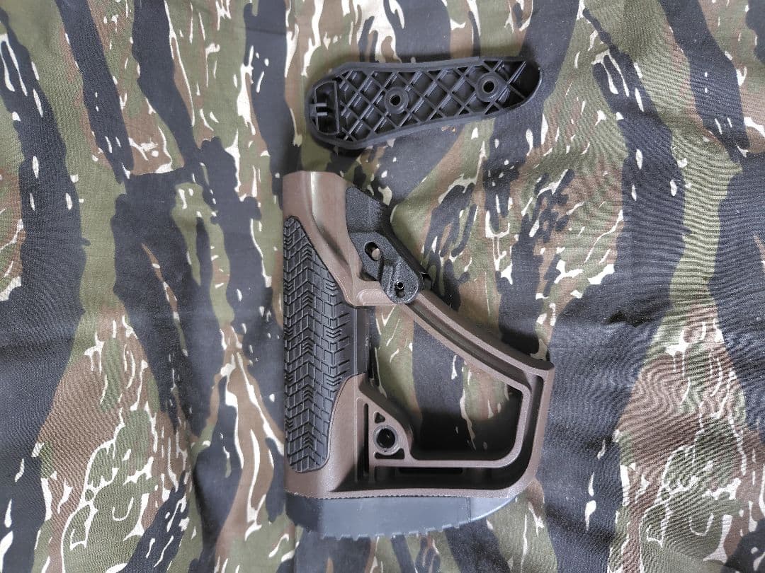 Daniel Defense Collapsible Buttstock　実物