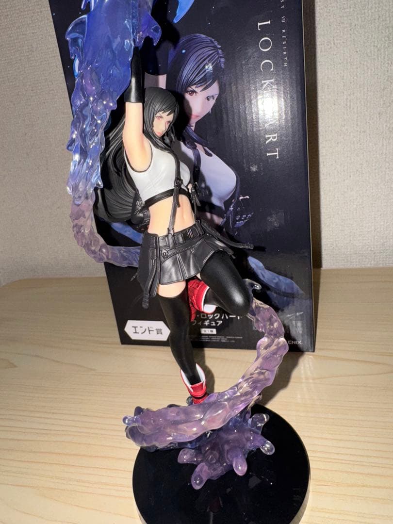 ファイナルファンタジー くじ フィギュア クラウド ティファ