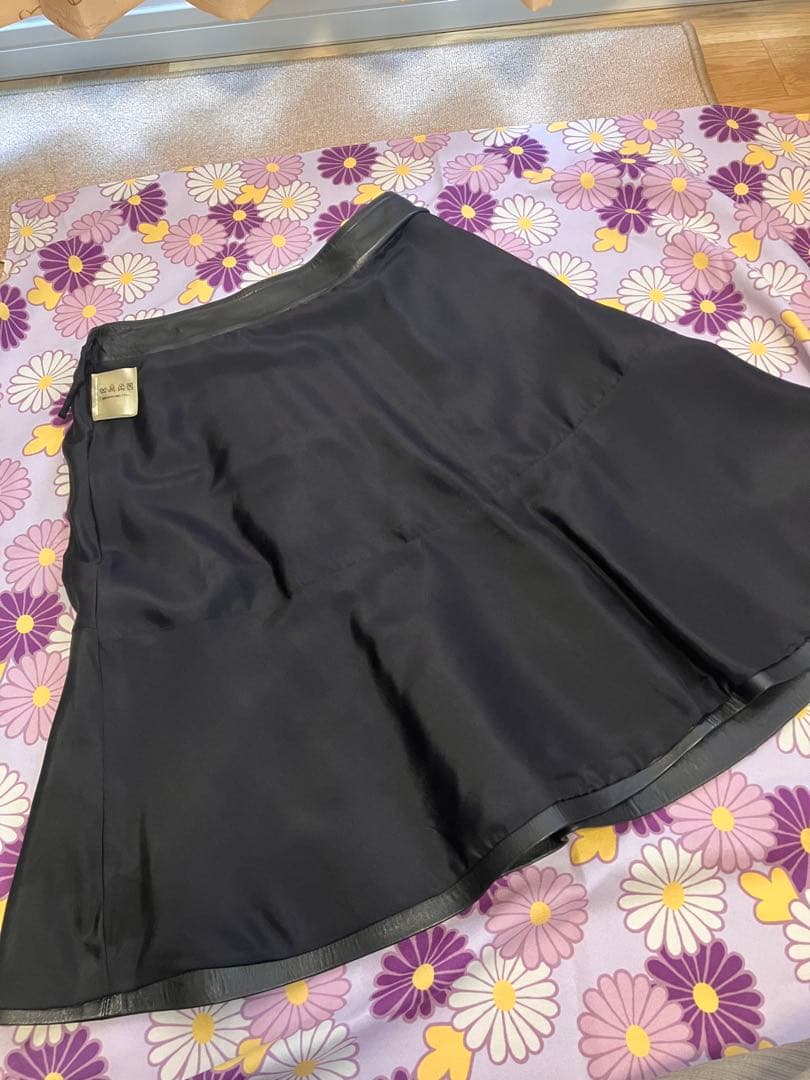 CHANEL レザースカート