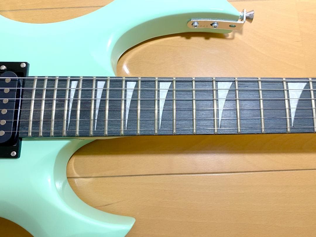変形タイプ エレキギター サーフグリーン シンクロナイズドトレモロ