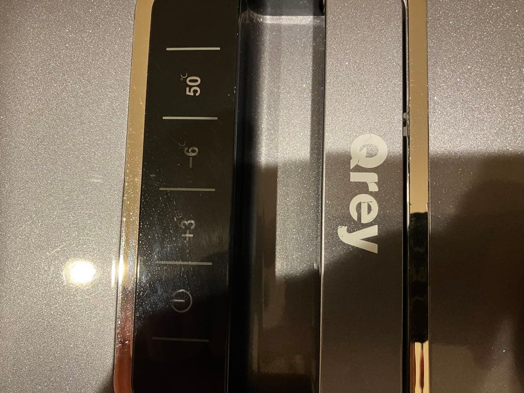 Qrey 6L ポータブル冷蔵庫車載 小型冷蔵冷凍庫 　（送料無料）　最終値下げ