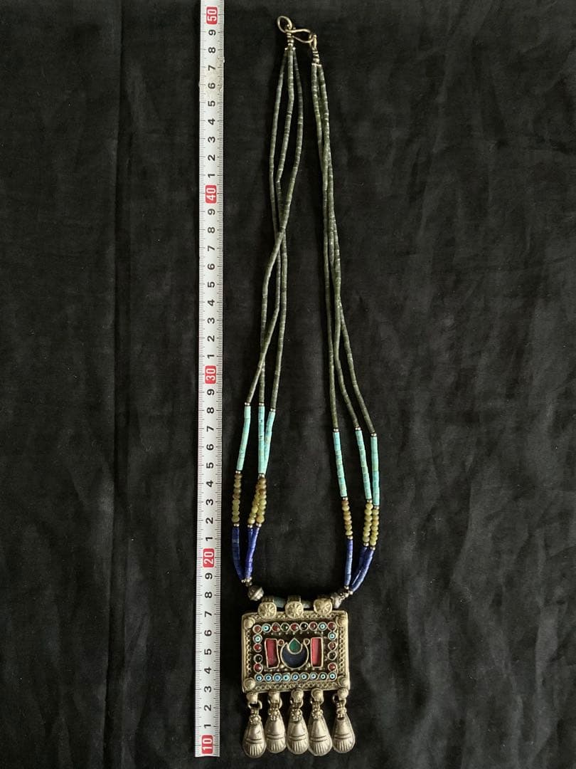 古いアフガニスタン伝統工芸「民族ジュエリーのペンダント」①