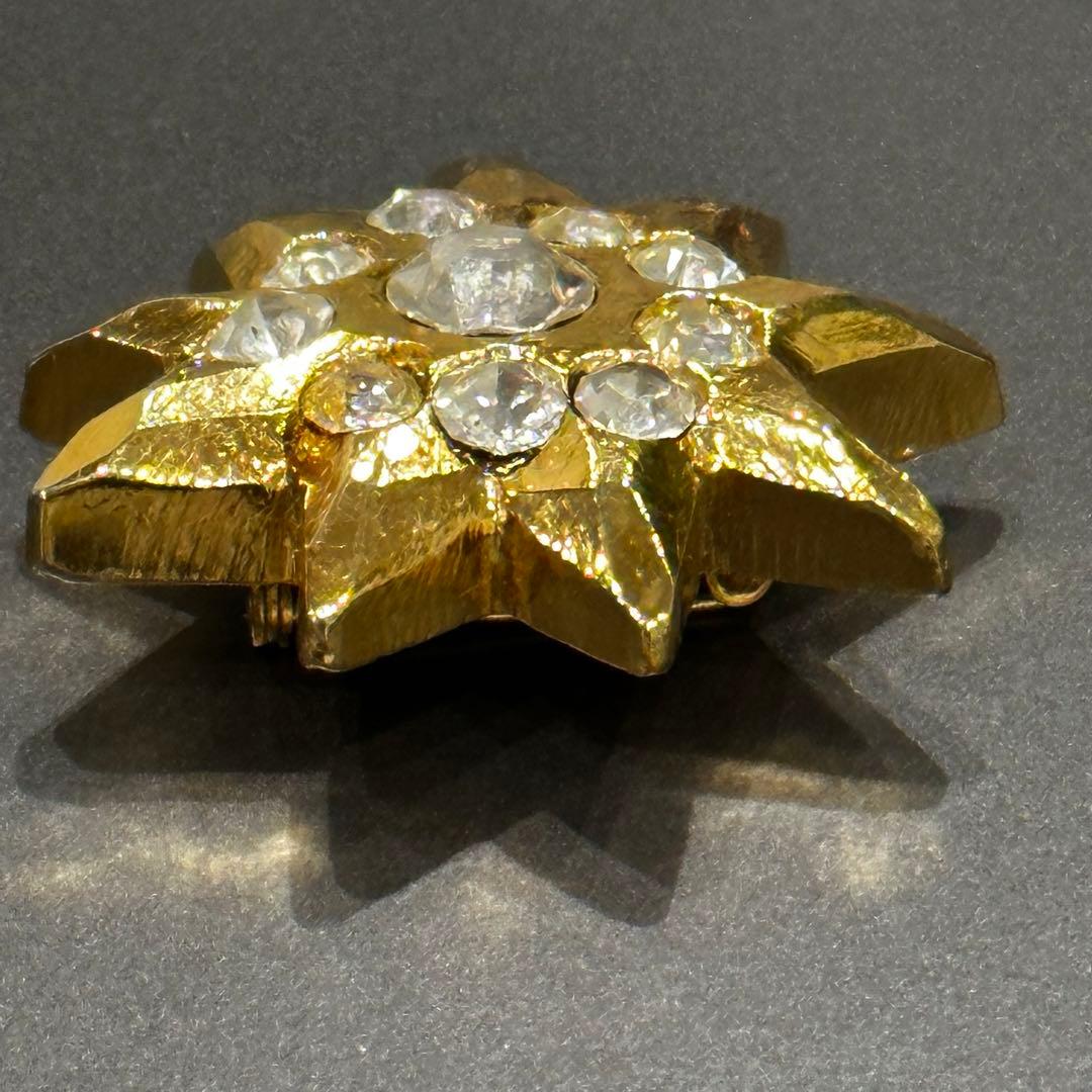 Christian Lacroix クリスチャンラクロワ ヴィンテージ ブローチ