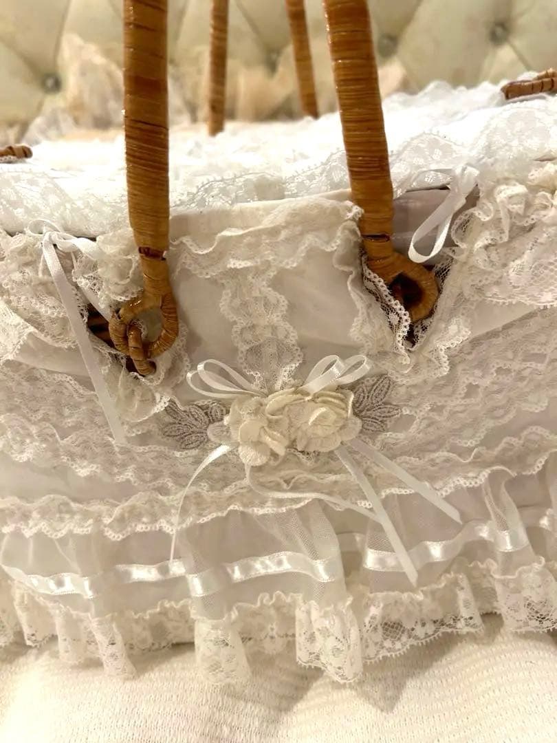 新品未使用】さえらヒスクローネかごホワイトレースバスケット