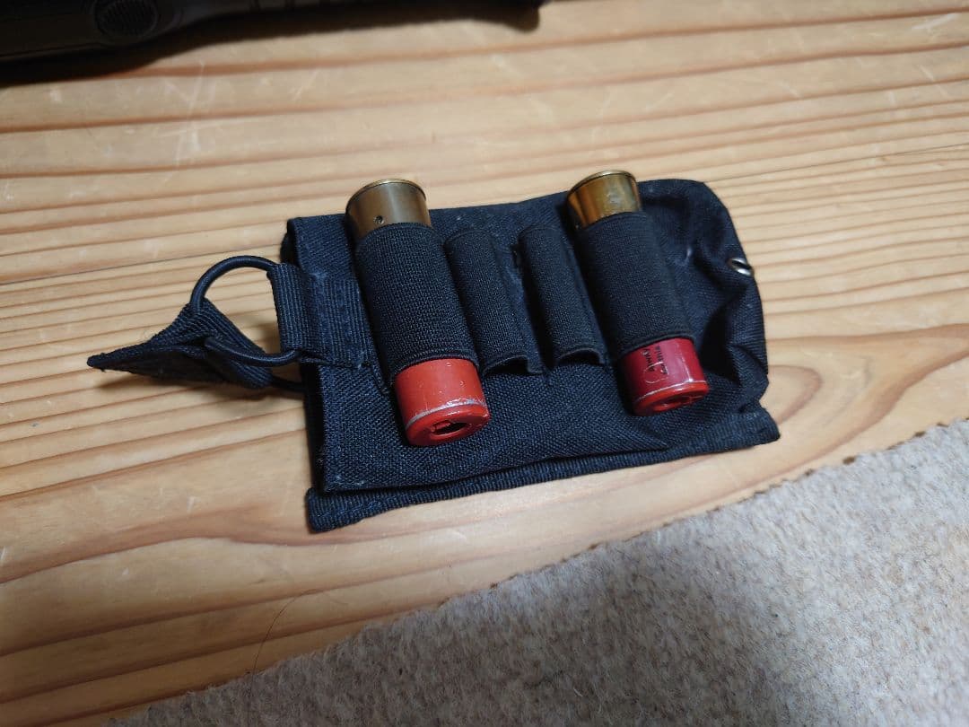 東京マルイ　スパス12　ショットシェル　シェルホルダー　ガンソックス付き