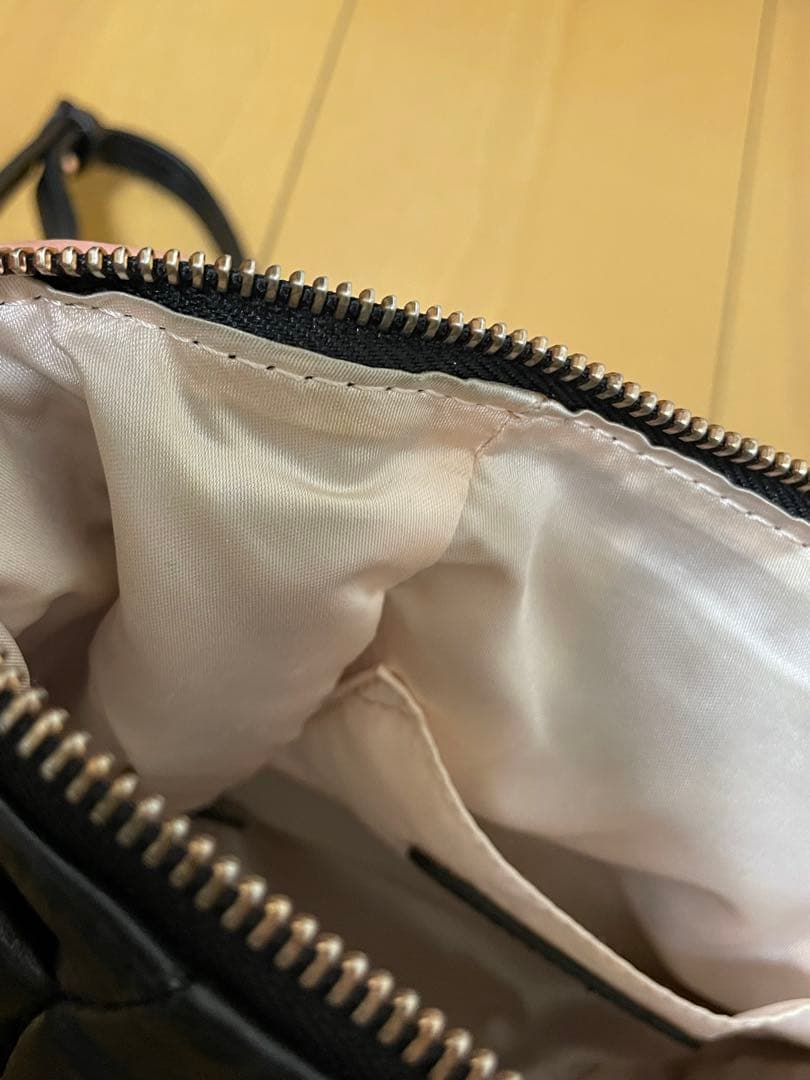 【お値下げ】repetto（レペット） レザーショルダーバッグ 黒 保存袋付き