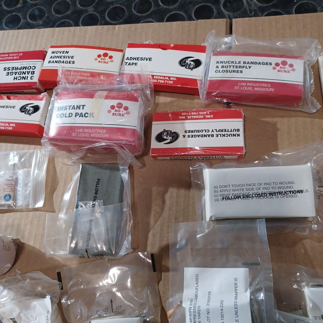 ✨送料無料　米軍　FIRST AID KID