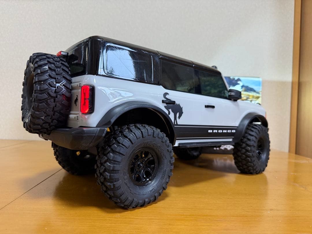 traxxas trx-4 bronco トラクサス 純正ライトユニット付き。